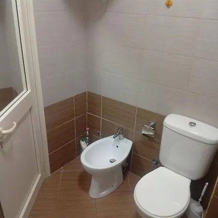 Denada アパート ドゥラス